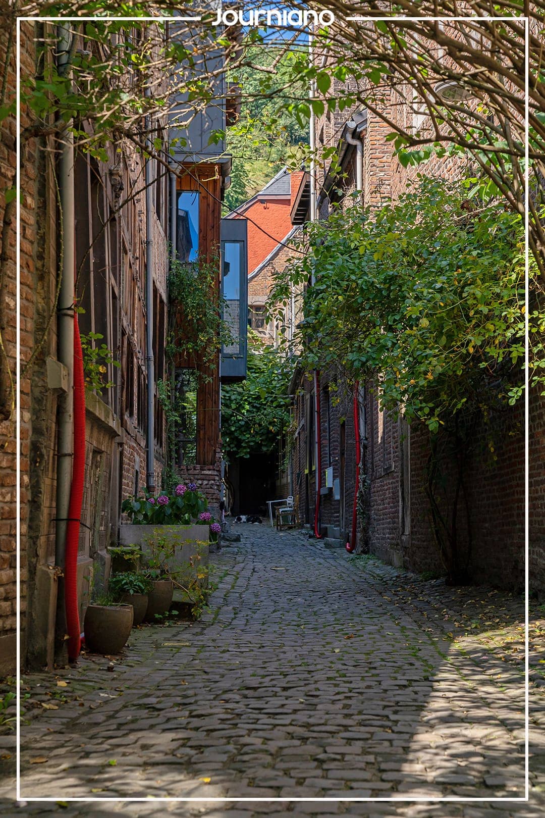 Les Impasses du Quartier Hors-Château - Intriguing Alleys in Liège