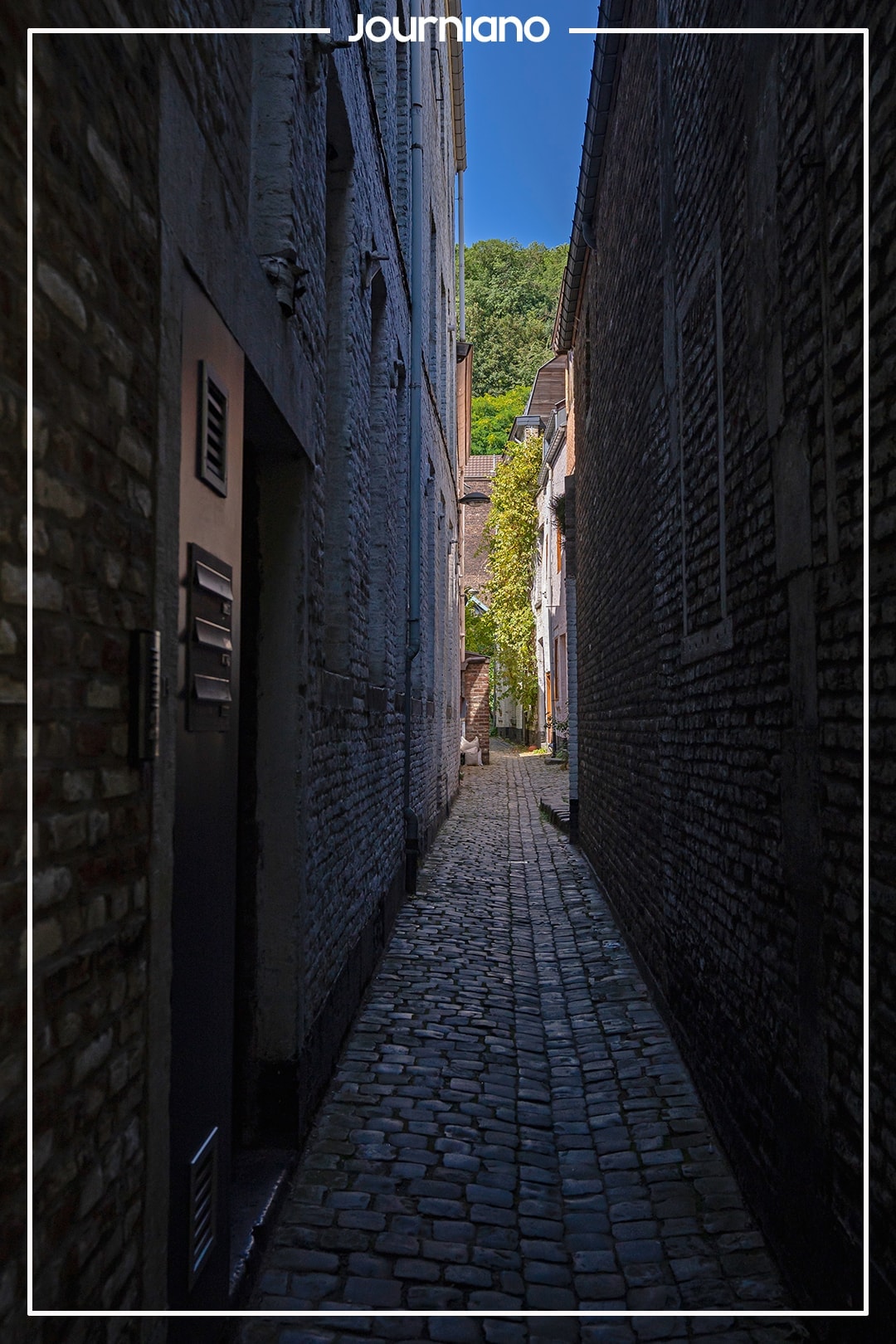 Les Impasses du Quartier Hors-Château - Intriguing Alleys in Liège